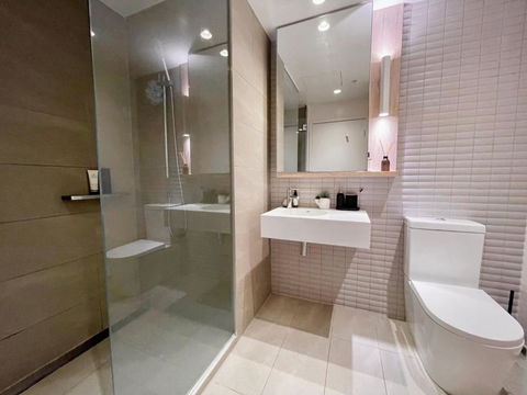 Riverside Retreat - Accommodation Gladstone 3