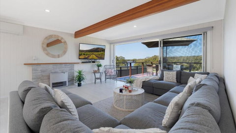 Riverside Retreat, Coolangatta, Near Seven Mile Beach - Accommodation Gladstone 1