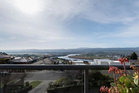 Riverview Escape - Accommodation Gladstone 2