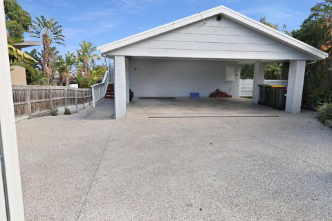 Riverview Retreat By Host On The Coast - Accommodation Gladstone 3