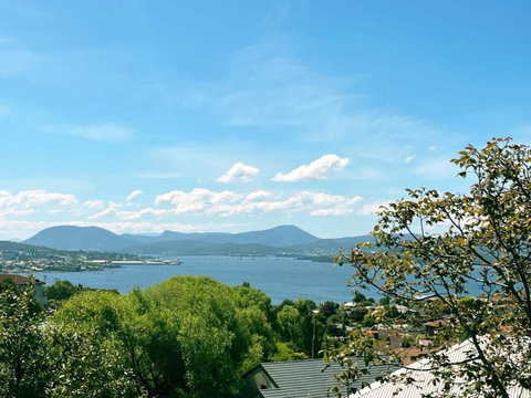 Riveting House With Incredible Water-view At SandyBay - Accommodation Gladstone 2