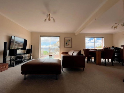 Riveting House With Incredible Water-view At SandyBay - Accommodation Gladstone 3