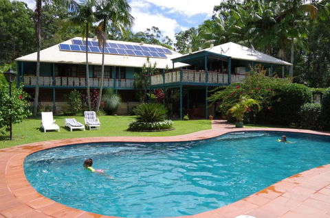 Riviera Bed & Breakfast - Accommodation Gladstone 0