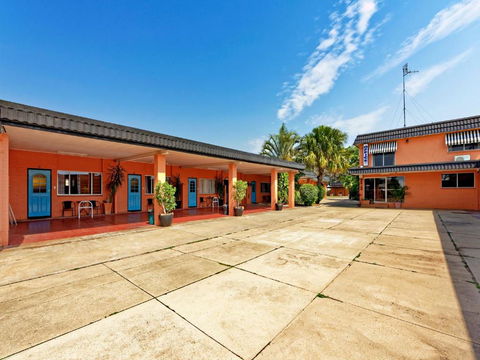 Riviera Motel Bundaberg - Accommodation Gladstone 1