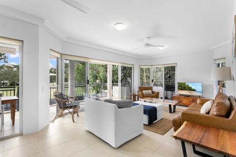 Riviera Noosa Resort - Accommodation Gladstone 0
