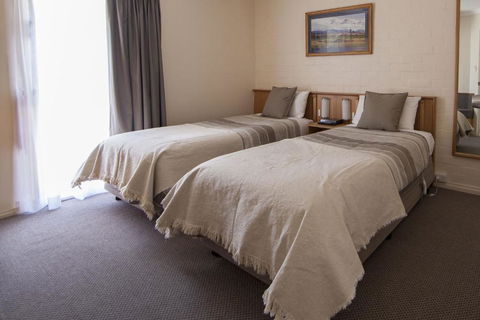 Redhill Cooma Motor Inn - Accommodation Gladstone 1
