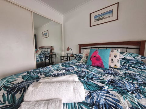 Residential Two-bedroom Unit On The Strand, Self-check In, Wi-fi - Accommodation Gladstone 2