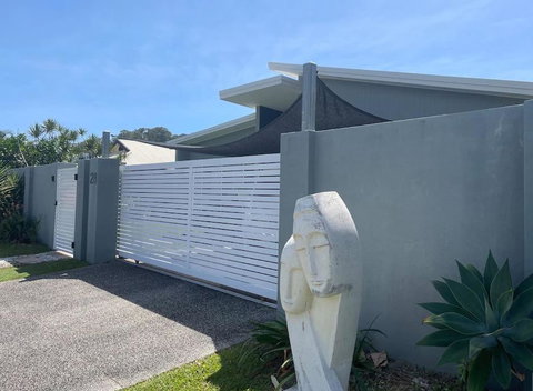 Relax At Trinity Beach Getaway, Blue Lagoon, Trinity Beach - Accommodation Gladstone 1
