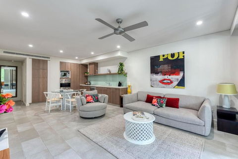 Rose At Temple Palm Cove - A Poolside Paradise - Accommodation Gladstone 0