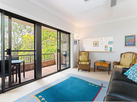 Sailfish, 4,46 Magnus Street- Unit With Water Views And Close To Town - Accommodation Gladstone 1