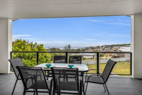 Salty Views - Accommodation Gladstone 0
