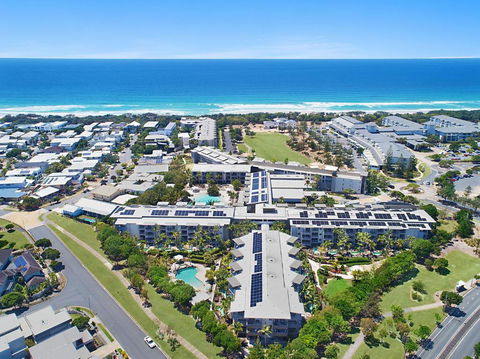 Salt&Pepper Sanctuary - Plunge Pool Resort Apartment By UHoliday - 2BR, 1BR And Studio Hotel Room Configurations Available - Accommodation Gladstone 0