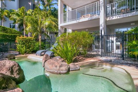 Salt&Pepper Sanctuary - Plunge Pool Resort Apartment By UHoliday - 2BR, 1BR And Studio Hotel Room Configurations Available - Accommodation Gladstone 1