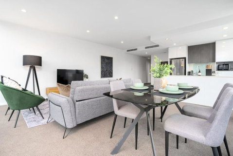 Roomy 2BR 2BA City-Centre Apt - Accommodation Gladstone 1