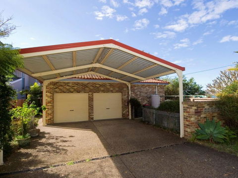 Salamander Beach Front - Accommodation Gladstone 2