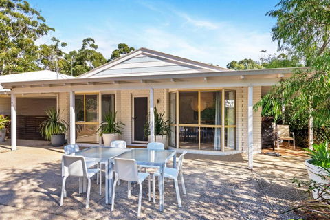 Salt Life - Accommodation Gladstone 2