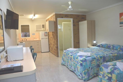 Rover Motel - Accommodation Gladstone 2