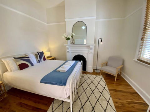 Roseland Cottage - CBD Heritage - Accommodation Gladstone 3
