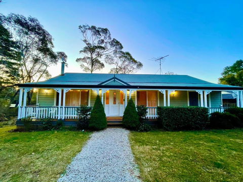 Rocky Mountain Cottage - Accommodation Gladstone 0