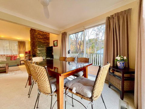 Rocky Mountain Cottage - Accommodation Gladstone 3