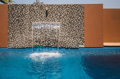 Rocky Resort Motor Inn - Accommodation Gladstone 3