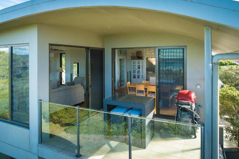Rolling Waves 3 - Beach Access & Pet Friendly! - Accommodation Gladstone 2