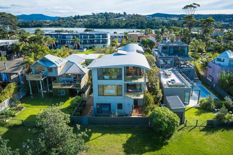 Rolling Waves 3 - Beach Access & Pet Friendly! - Accommodation Gladstone 1