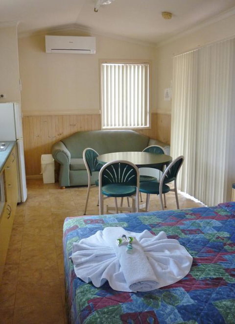 Roma Big Rig Tourist Park - Accommodation Gladstone 2