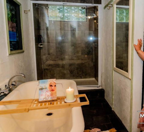 Romantic Retreat In The Dandenong Mountains - Accommodation Gladstone 2