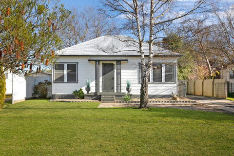 Ronelle Cottage - Accommodation Gladstone 0