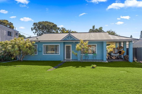 Ronnies Cottage - Accommodation Gladstone 0