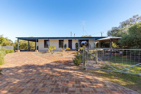 Roo With A View By Swan Bnb Management - Accommodation Gladstone 3