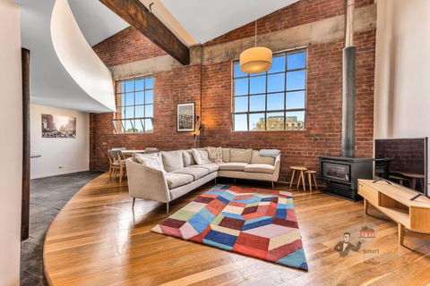 Rooftop Warehouse In Fitzroy - Accommodation Gladstone 0