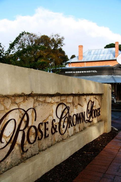 Rose & Crown Hotel - Accommodation Gladstone 3