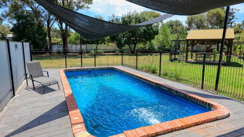Rose City Motor Inn - Accommodation Gladstone 2