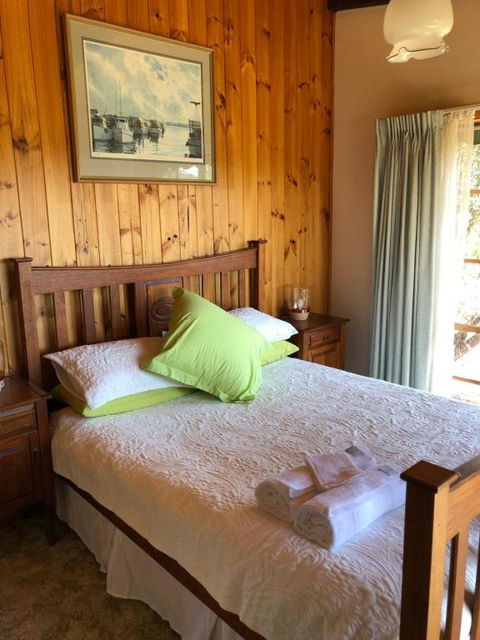 Rose Cottage - Accommodation Gladstone 0