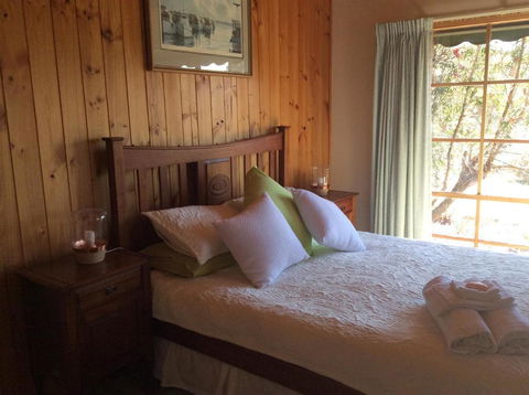 Rose Cottage - Accommodation Gladstone 2