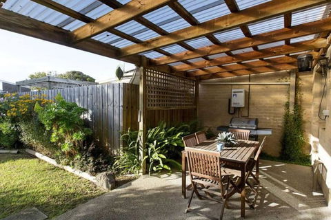 Rose Cottage - Accommodation Gladstone 0