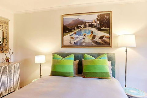 Rose Cottage - Right In Town - Accommodation Gladstone 0