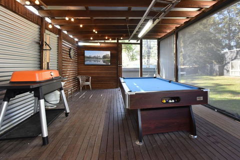 Rose Cottage Studio Romantic Or Solo Getaway. Spa, Games Room - Accommodation Gladstone 3