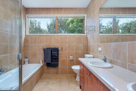 Rose Haven@Blairgowrie - Accommodation Gladstone 3