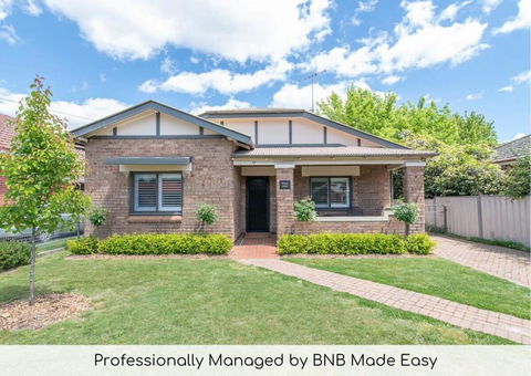 Rose Hill On Hamer, 1940s Charming Cottage Near Cook Park - Accommodation Gladstone 0