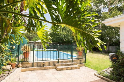 ROSEBUD SEA CENTRAL - Accommodation Gladstone 0