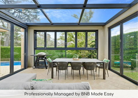 Roselawn Retreat - Pool, Incredible Views, Sleeps 8 - Accommodation Gladstone 0