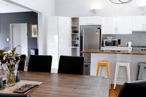 Rosella - Accommodation Gladstone 2