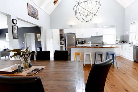 Rosella - Accommodation Gladstone 1