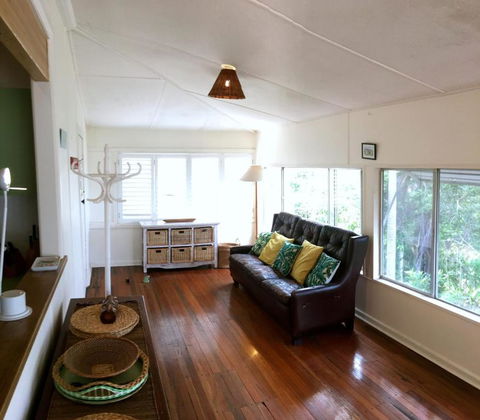 Rosemaree, 24 East Street - Accommodation Gladstone 1