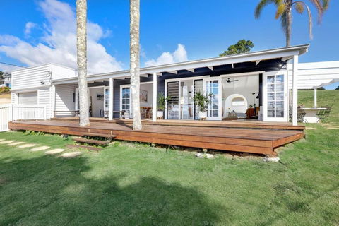 Rosewood House - Accommodation Gladstone 0