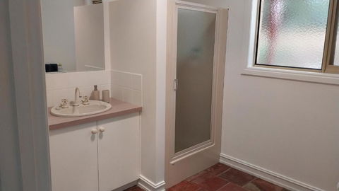 Roshnier Apartment - Accommodation Gladstone 1