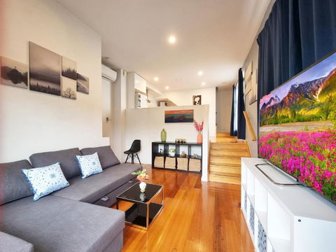 Rosie Townhouse In Prime Location Close To CBD - Accommodation Gladstone 2
